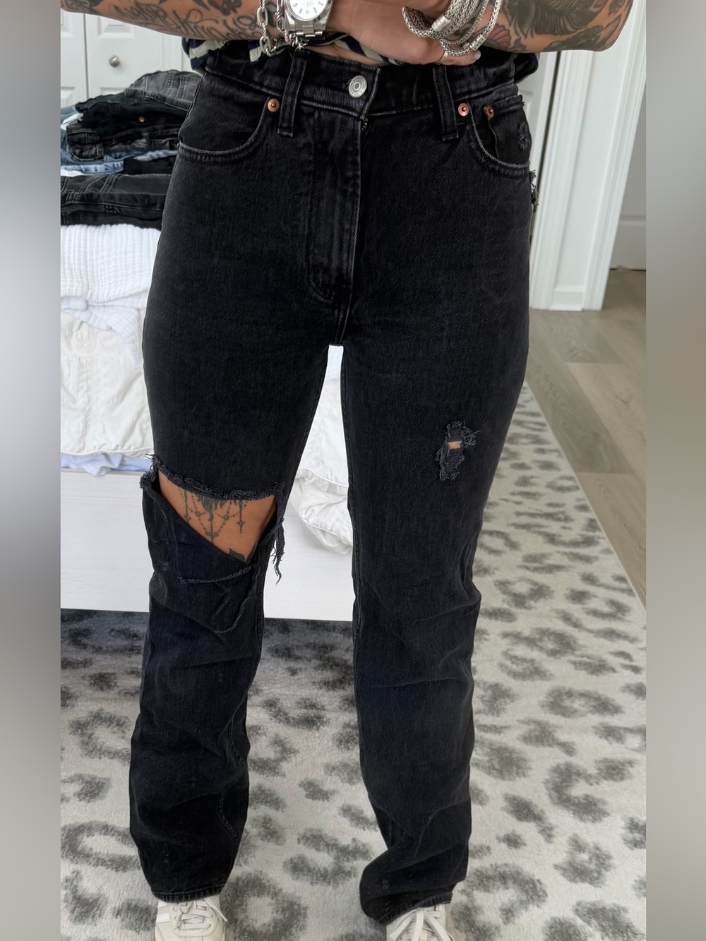 Abercrombie and Fitch The 90s relaxed jean size 24/00L